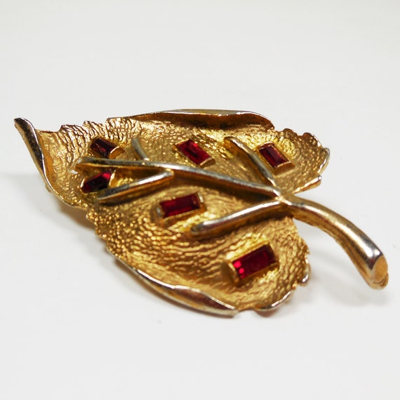 Vintage Red Rhinestone Leaf Pin Brooch - image 5
