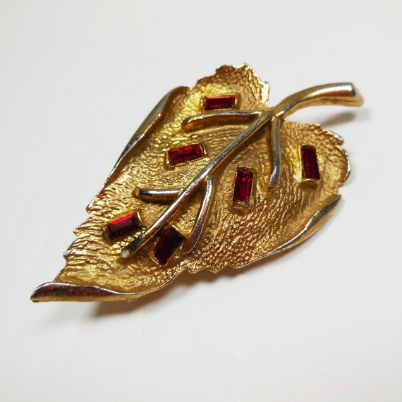 Vintage Red Rhinestone Leaf Pin Brooch - image 6