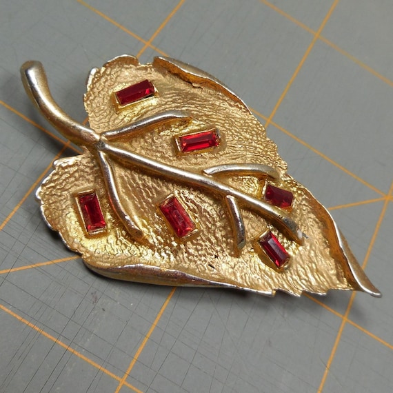 Vintage Red Rhinestone Leaf Pin Brooch - image 1