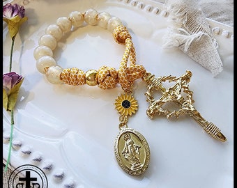 Rugged Rosaries® Our Lady of Grace Daisy Devotion Pocket Catholic Rosary - Paracord Rosary