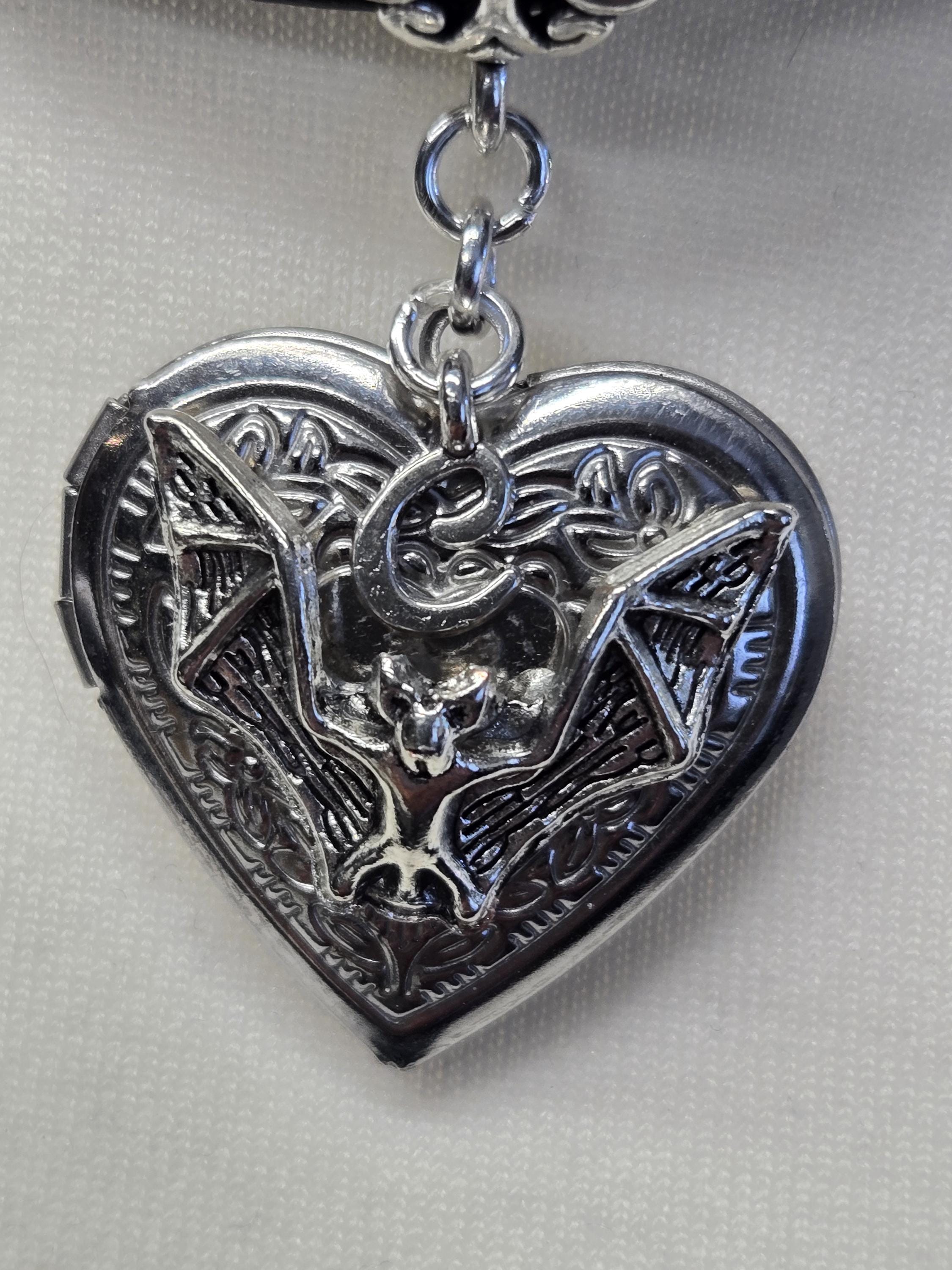 KASFDBMO Gothic Für Vampir Fledermaus Herz Flügel Ringe Schwarz Halloween Punk Hochzeit Band Für Frauen Hip Hop Geschenke, Siehe Abbildung