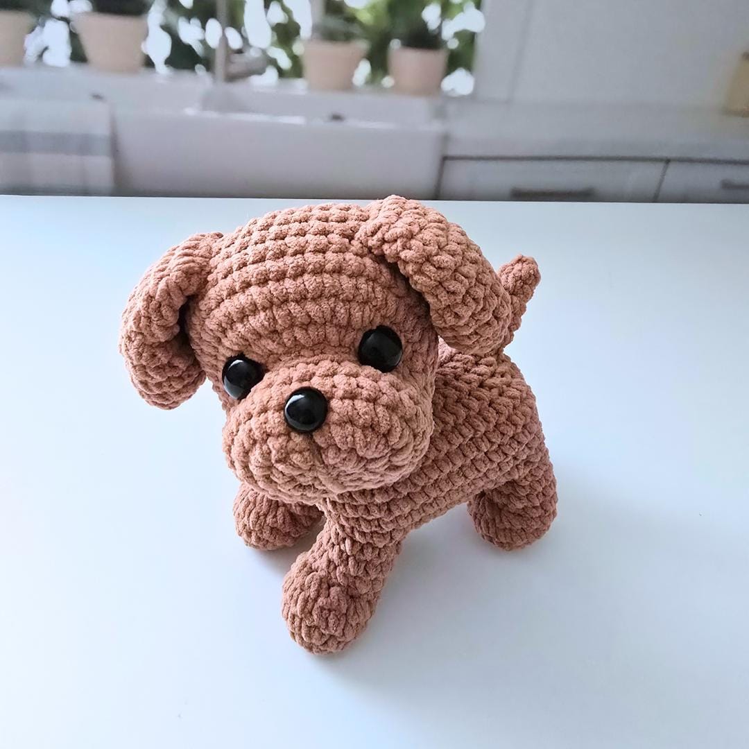 かぎ針編みのマルチーズ犬のパターン: あみぐるみマルチプーのおもちゃ