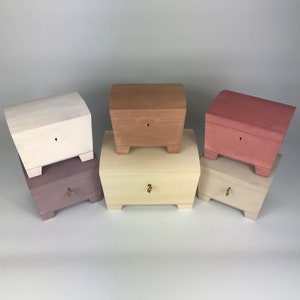 Pequena caixa de lembrança de madeira com fechadura gravada, caixa de madeira personalizada pintada ou simples, grande, personalizada, chique, caixa de presente, armazenamento