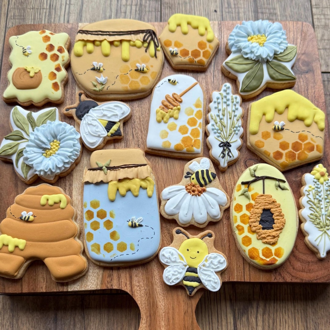 Personalised Baby Shower Cookies | Bee Themed Sugar Biscuit Favours ...