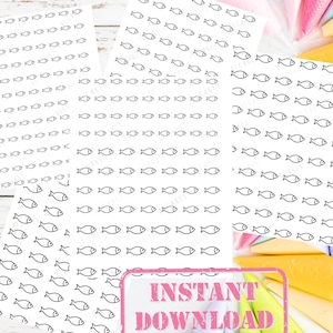 Könnte beinhalten: Mehrere Blätter weißes Papier mit einem sich wiederholenden Muster aus einfachen schwarzen Fischillustrationen. Der Satz "INSTANT DOWNLOAD" ist in einer rosa und weißen Box zu sehen. Das Bild deutet auf ein Bastel- oder DIY-Projekt hin.