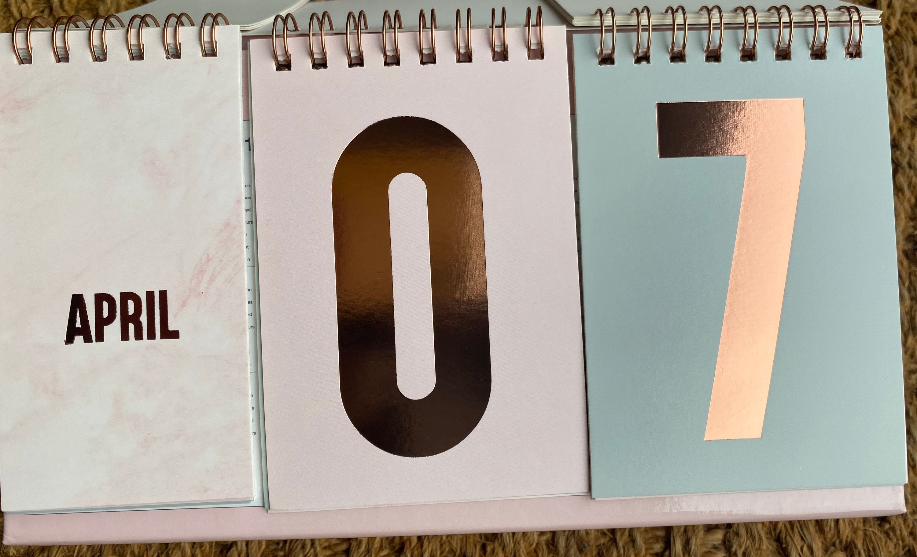 desk-calendar-rose-gold-pink-changeable-day-date-etsy-uk