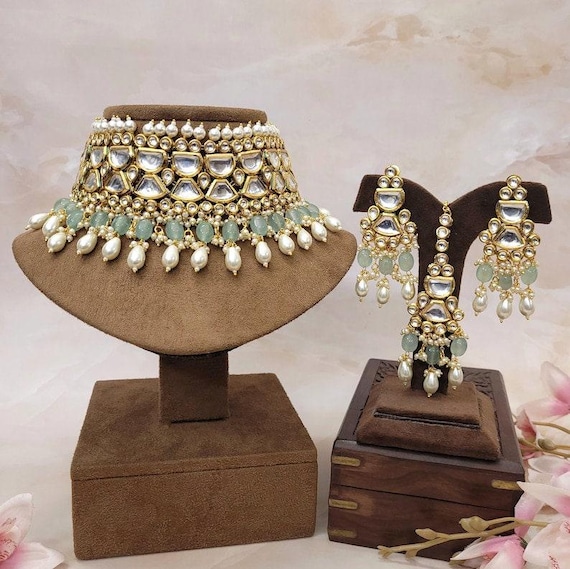 Handmade Kundan Choker Set: Bridal Wedding Jewelry