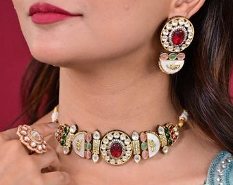 Collana e orecchini Kundan: set di gioielli indiani di Bollywood