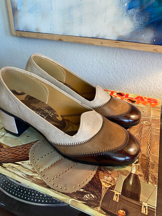 1960s MOD Brown Sunset Pump - Vintage size 7.5 - … - image 2