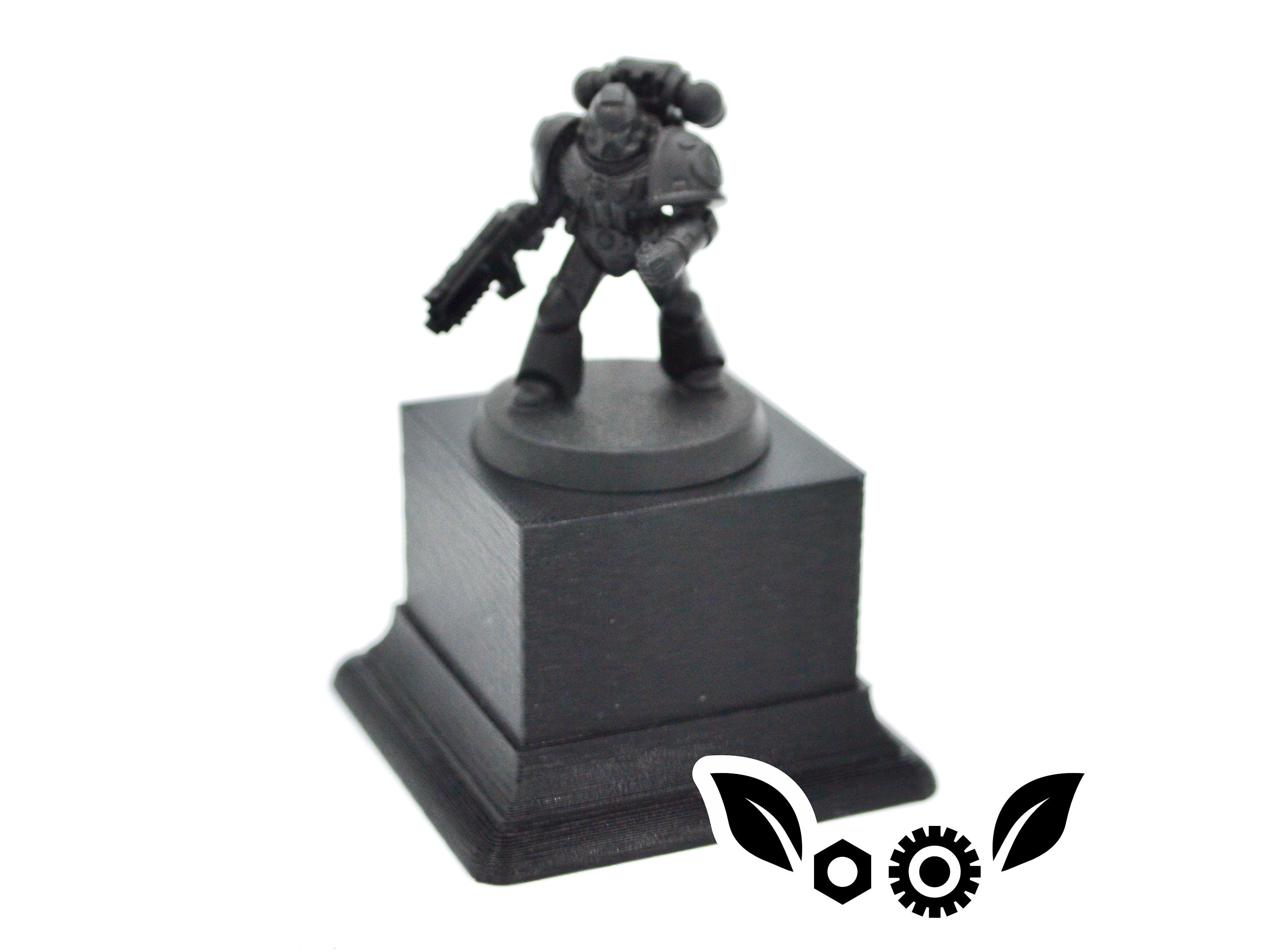 LASERPLAST Zoccolo base modellismo quadrato in metacrilato a specchio 25x25 cm - Supporto piedistallo hobby, Wargames - Zoccolo commerciale vetrina ( dimensioni 25x25 cm., 1 unità