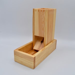 Torre di dadi in legno | Accessori per giochi di ruolo e da tavolo | Finitura in cera d'api fatta a mano