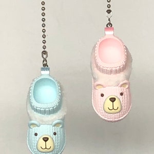 Baby Jungen & Mädchen Booties Decken Ventilator/Licht Nachziehketten - Einzeln oder Paar