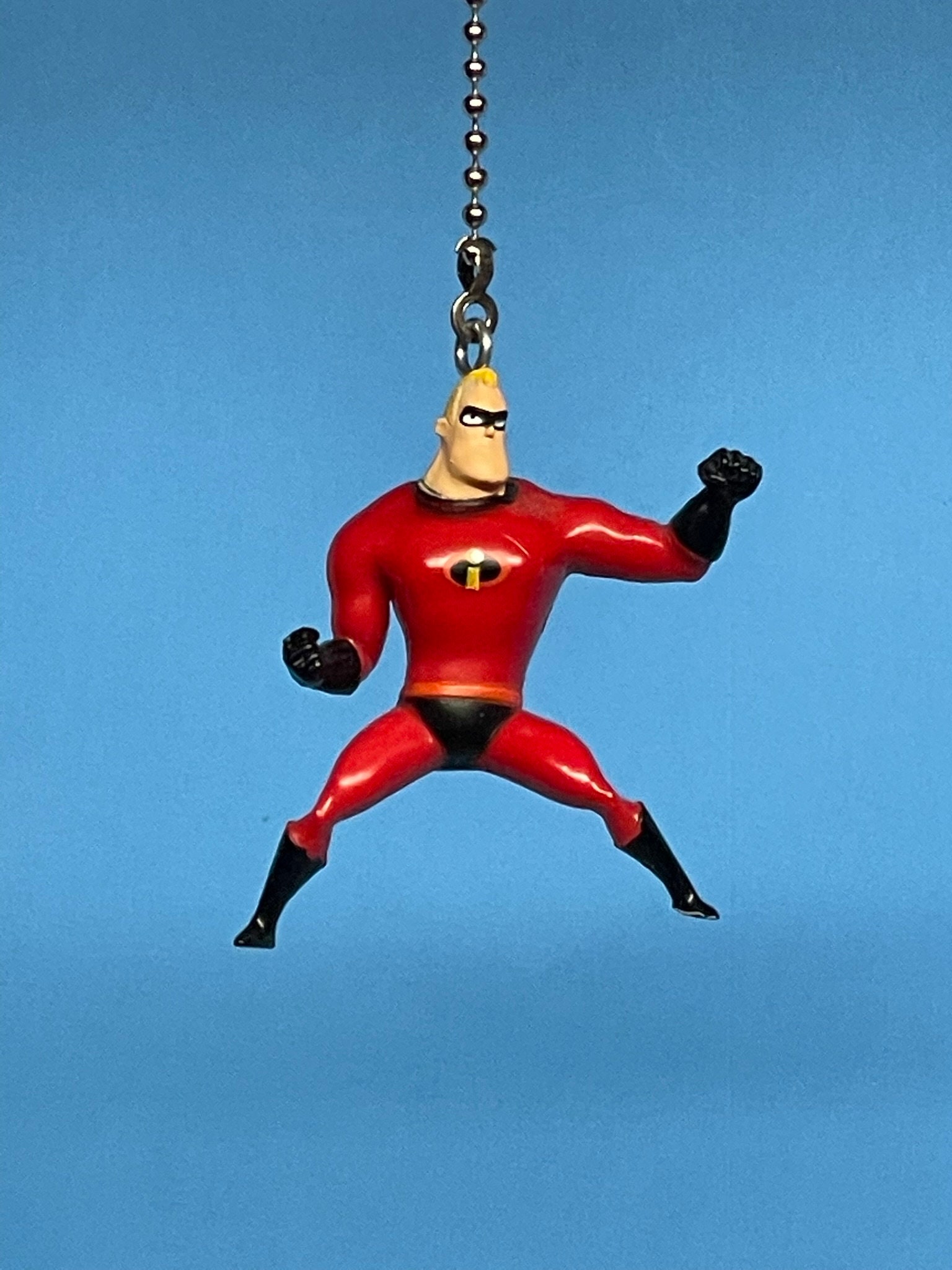 The Incredibles on Blu-ray: Mr.Incredible vs. The Robot - Clip 