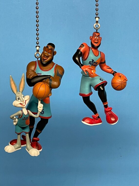 lebron james bugs bunny shoes
