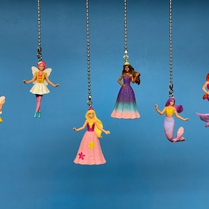 Barbie Takfläkt/Lampdragkedjor - Barbie Feer, Barbie Prinsessor, Barbie Sjöjungfrur, Barbie Softbollspelare
