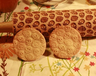 Skulls and Roses Embossing Rolling pin. Halloween cookies. Halloween party. Skull wreath. Spooky. Baking Gift