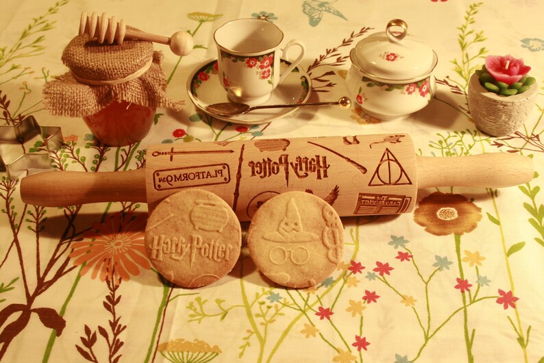 Wizzard Embossing pattern Engraved rolling pin with Wizzard for embossed cookies Baking Gift Wizzard Rolling Pin
