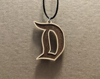 Llavero o collar "D" de Disneyland (corte láser y grabado)