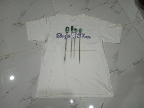 Vintage Boyz II Men American R&B vocal group   emotional ballads and a cappella harmonies Japan Tour  Nathan Michael Shawn Wanya  M store T View 3