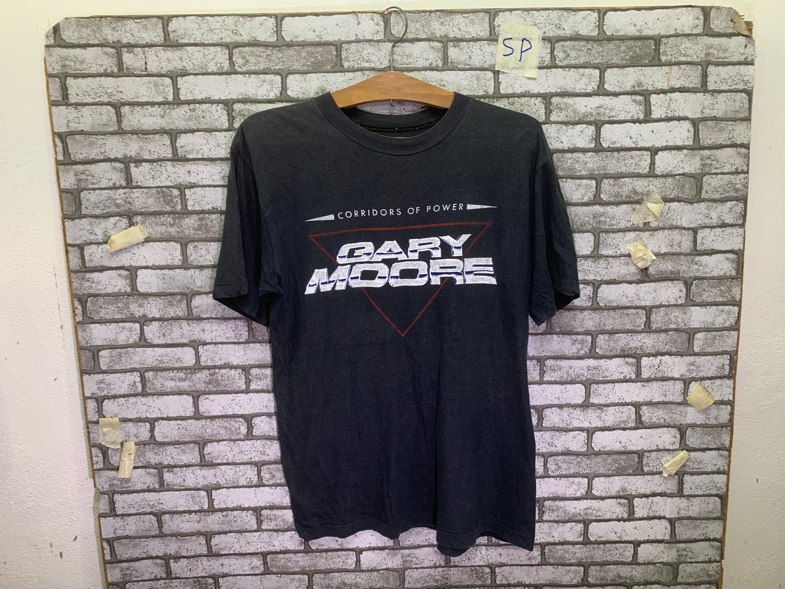ミュージシャン GARY MOORE after the war tour Tshirt L Gary Moore T Shirt Crew Neck for Men Tops Cotton Athletic
