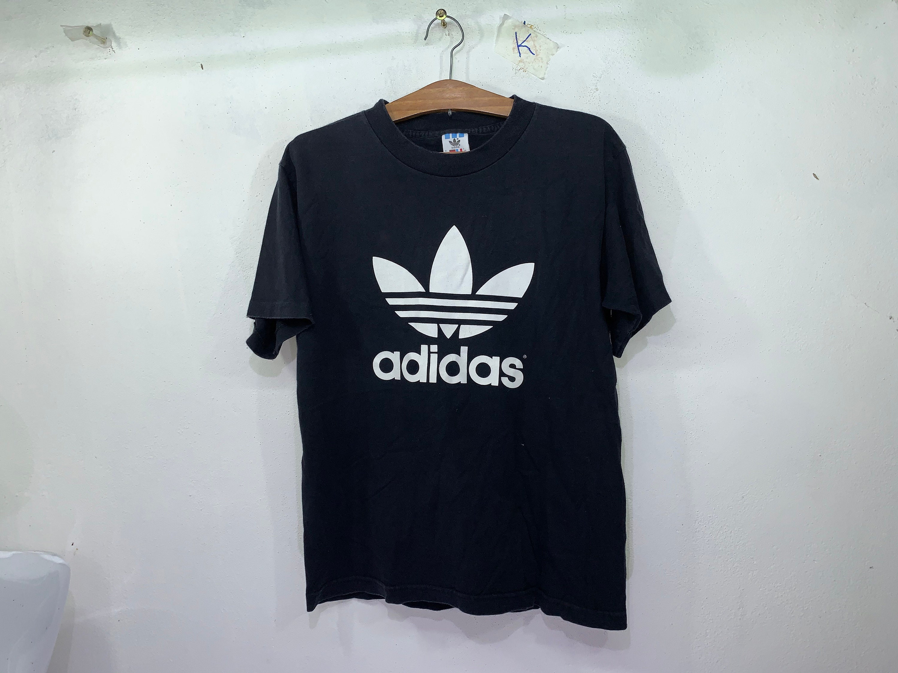 Vintage Adidas Trefoil Spellout Big Logo t-shirt M size