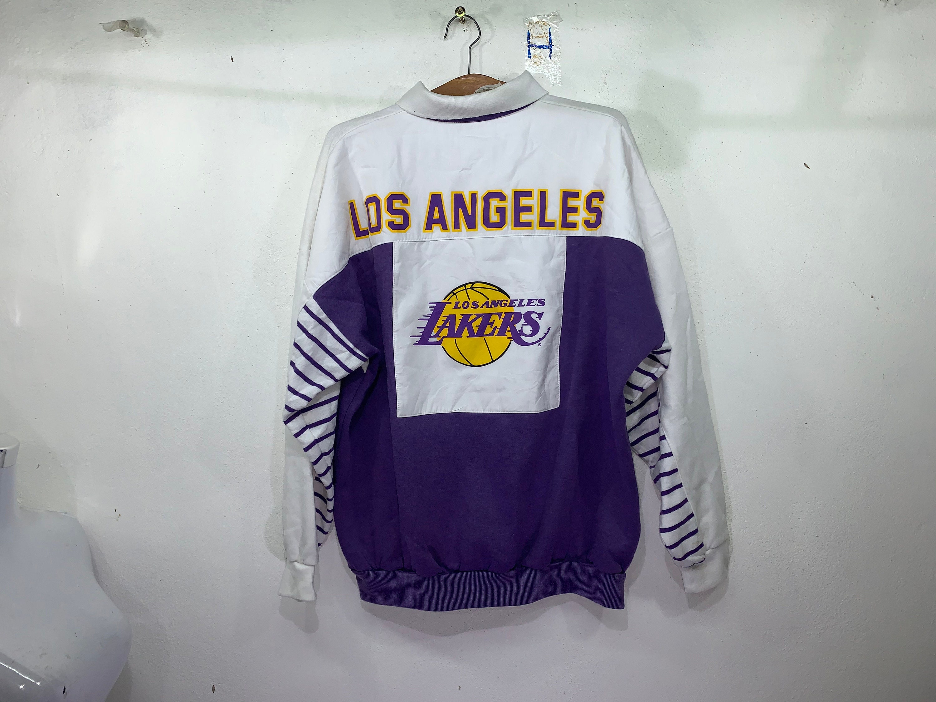 Vintage Los Angeles Lakers Kobe Bryant tee in white. - Depop