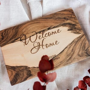 Personalized Cutting Board – Engraved Last Name Cutting Board – New Home Gift, Housewarming Present, Welcome Home Realtor Gift