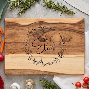 Custom Cutting board, Bridal Shower gift, Wedding Personalized Gift with Engraved names, Wooden cutting board, Engagement gift for couple
