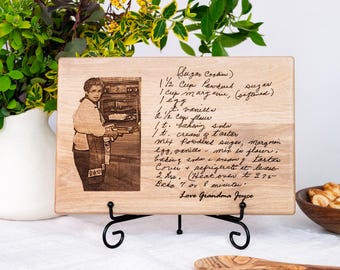 Personalized Cutting Board with Photo & Handwritten Recipe, Gift for Grandma, Family Recipe Keepsake, Walnut cutting board for Grandparents