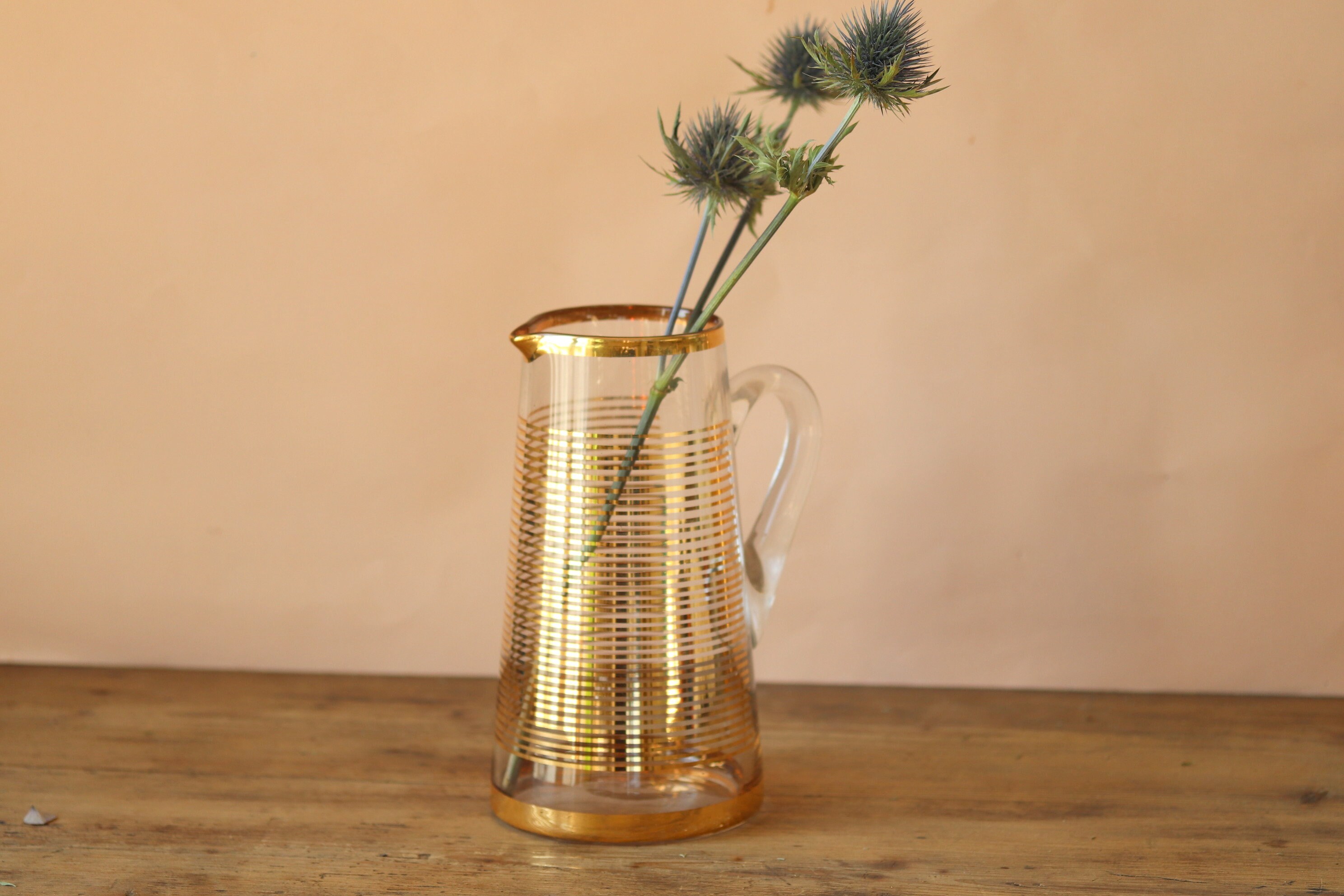 Français Carafe Vintage en Verre Soufflé avec Décor à Rayures Dorées, Pichet Unique Des Années 1930,