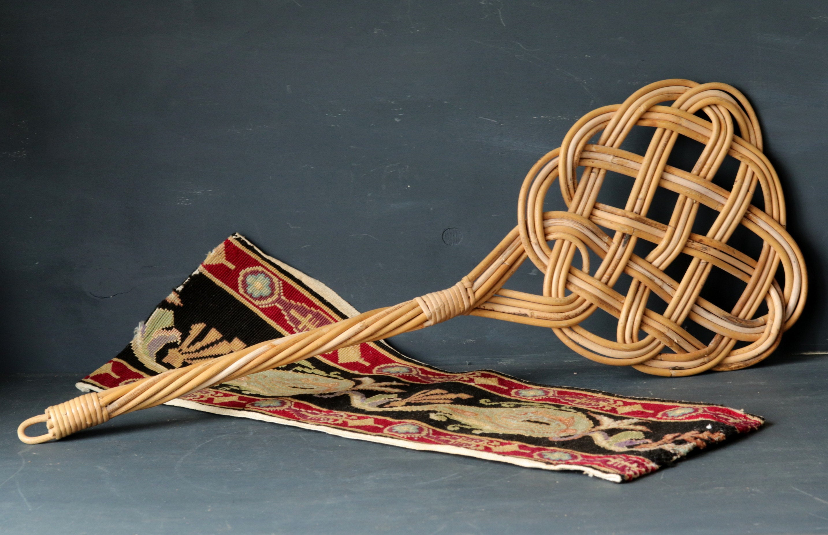 French Vintage Rug Beater Rattan Rug Carpet Beater Wooden Rugbeater Woven  Carpetbeater Antique Rug Beater 