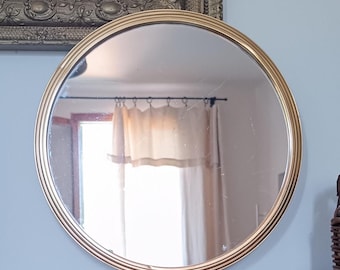 Plateau de miroir art déco français : cadre en laiton nervuré doré, présentoir de service vintage