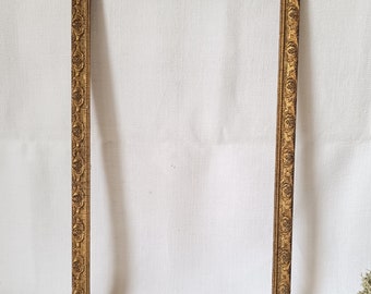 French Antique Rectangular Gilt Wood Frame with Floral Decor, 1800s Ornate Empty Frame for Classic painting