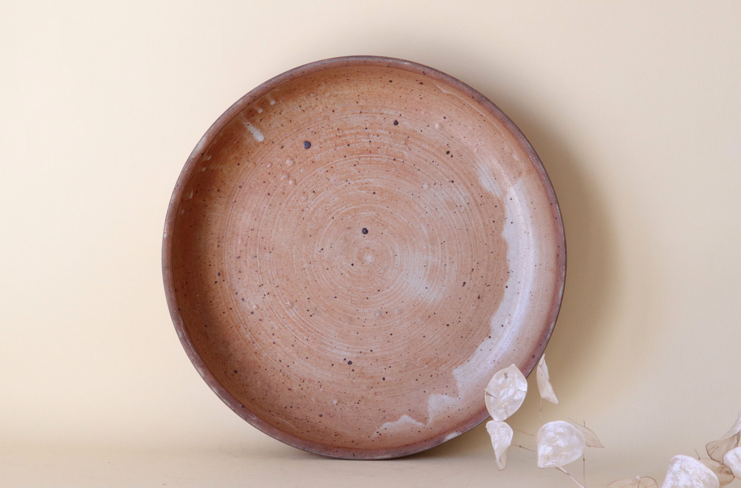 Grand Plat Rond de Grès Cru, 1970 Français Poterie Faite à La Main, Saladier Plat, Glaçure Naturelle