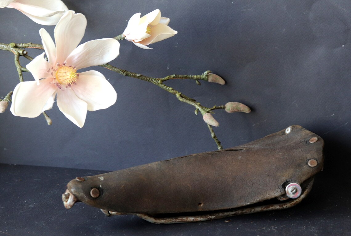 vintage bicycle seat restoration
