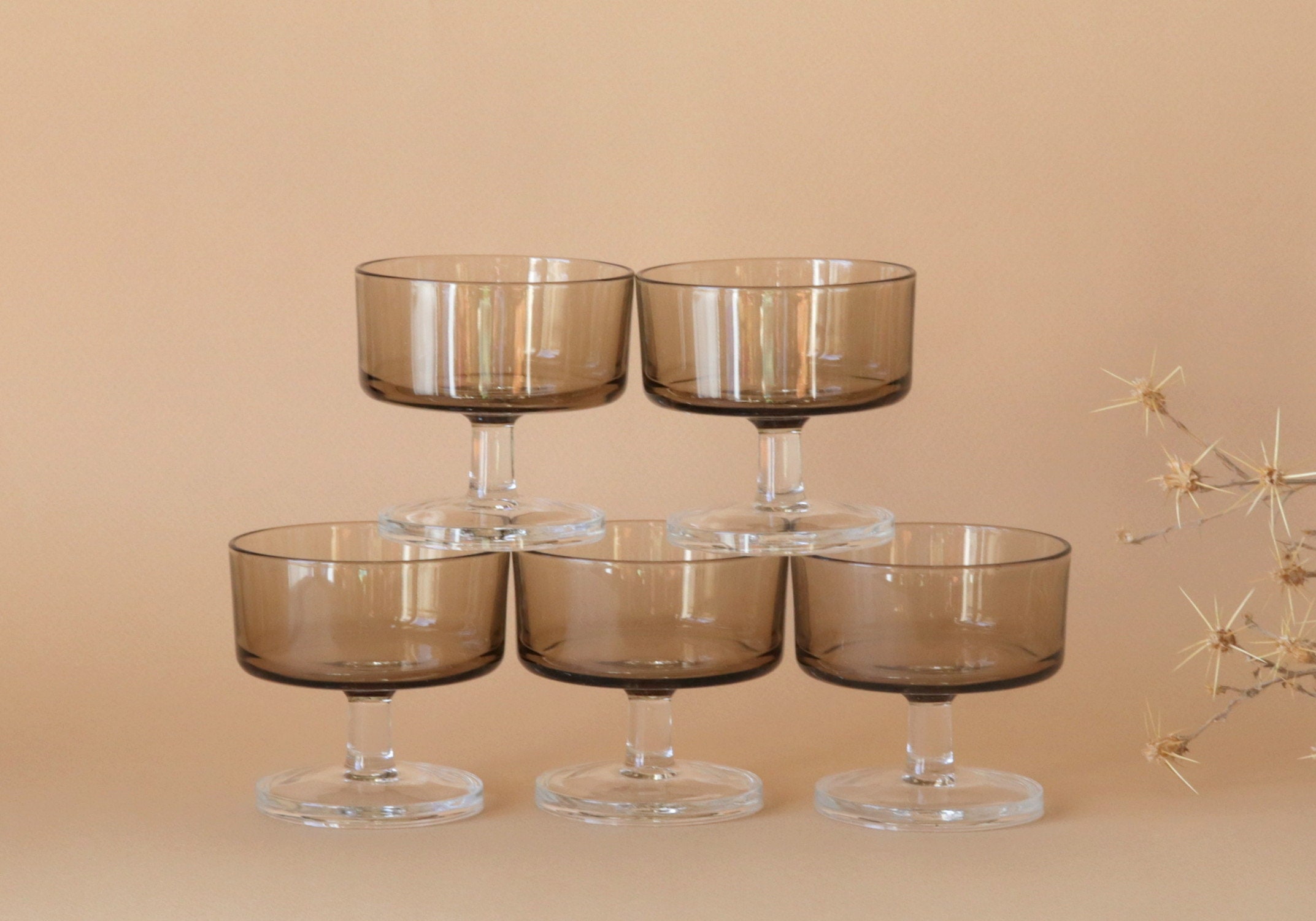 Français Vintage Smoky Glass Cups, 1970S Luminarc Dessert Stemmed Retro Glassware, Minimaliste, Mode