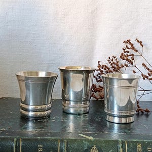 3 vintage silver-plated tumblers with embossed decor, French baby cups, christening goblets, birth gift, pencil holders, stylish bud vases