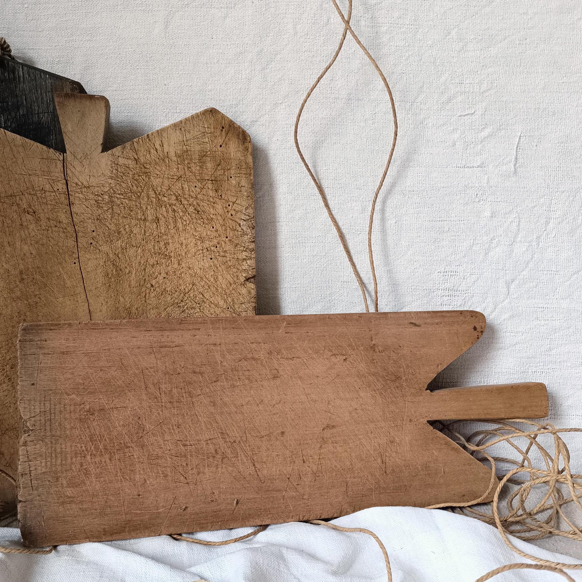 フランスのヴィンテージ木製カッティングボード：長めの素朴な農家風