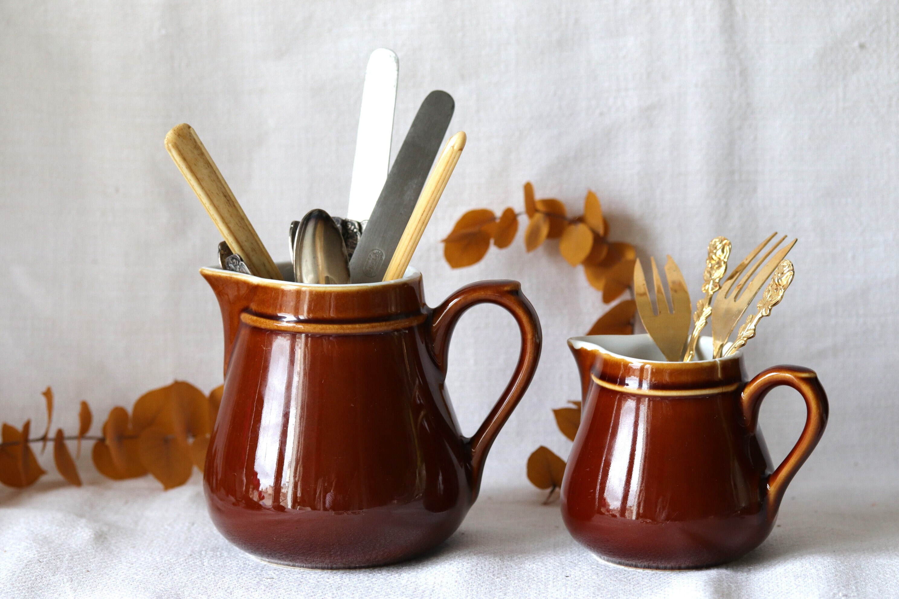 2 Français Crèmes Antiques de Grès, Pots Lait Bruns Des Années 1900, Petits Pichets Glacés Cuisine R