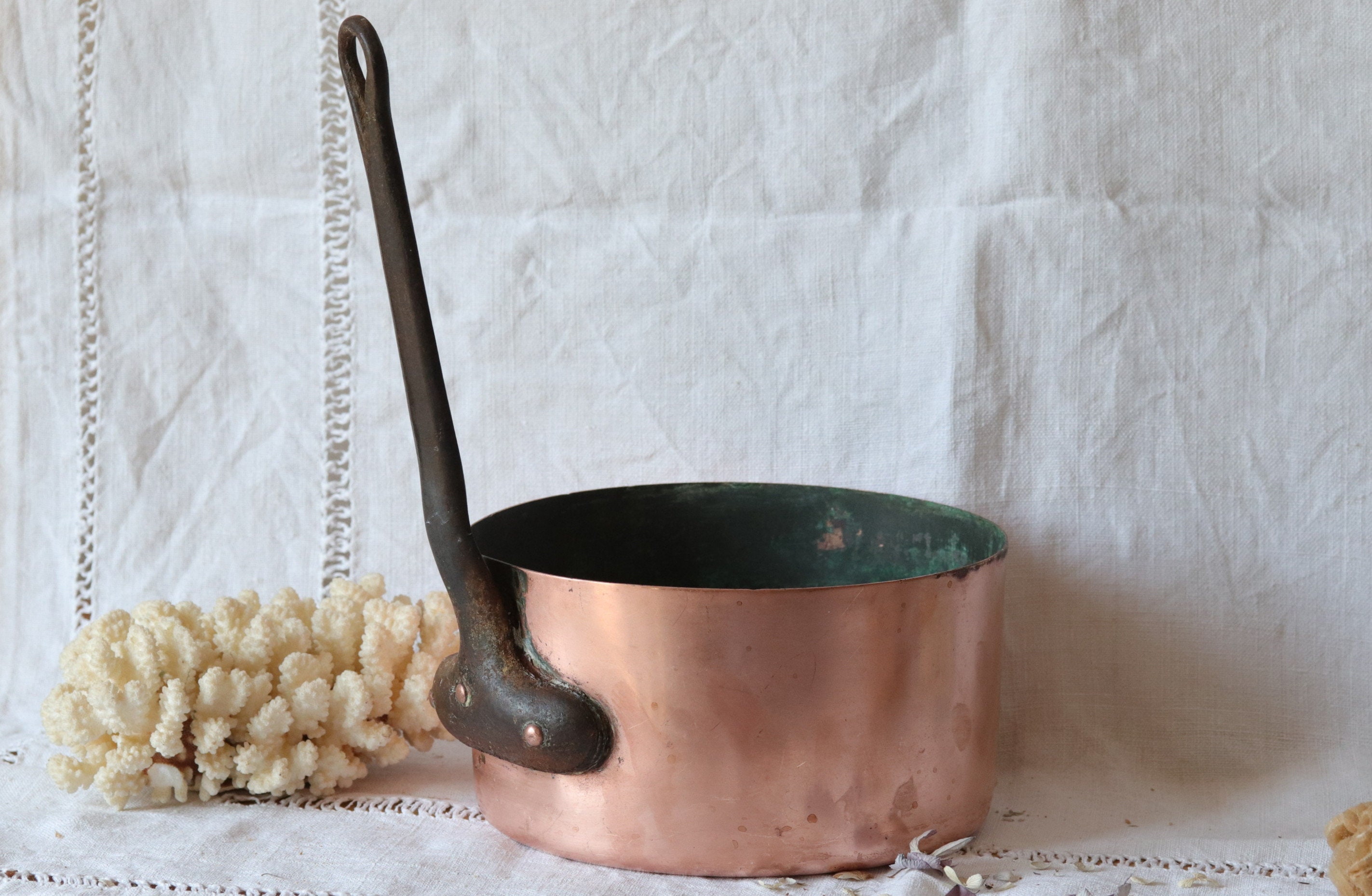 Casserole en Cuivre Français Antique avec Poignée Fer Vertical, Poêle Rustique Bain Marie