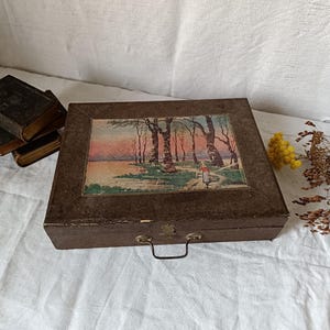 Scatola da disegno antica francese con stampa bucolica sul coperchio, scatola colorata BOURGEOIS-AINE degli anni '20, forniture artistiche parigine, custodia rustica decorativa