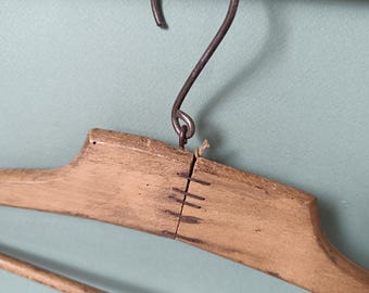 50s vintage wood hanger made in usa　5本 6 Vintage Wood Coat Hangers: 1950s Mismatched Clothing Hanger Set