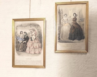 Láminas de moda francesa antigua enmarcadas: decoración de tocador parisino del siglo XIX
