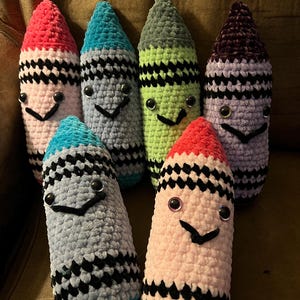 Crayón de peluche / Crayón de crochet / Crayón de amigo / Juguete de crochet / Juguete de crayón / Juguete de crochet para niños / Juguete de crochet / Regalo para maestros
