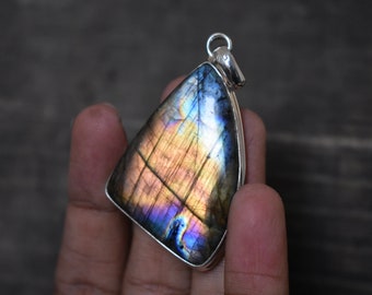 AAA Purple Flash Labradorite Pendant, 925 Sterling Silver