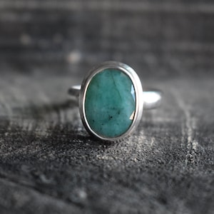 natural emerald ring,faceted emerald ring,925 silver emerald ring,natural green emerald ring,unisex emerald ring,emerald ring,green emerald