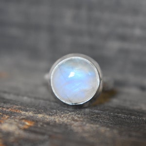 AAA Quality natural blue moonstone ring,blue flashy moonstone ring,925 silver ring,natural blue moonstone ring,gemstone ring,moonstone ring