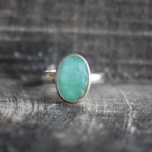 natural emerald ring,faceted emerald ring,925 silver emerald ring,natural green emerald ring,unisex emerald ring,emerald ring,green emerald