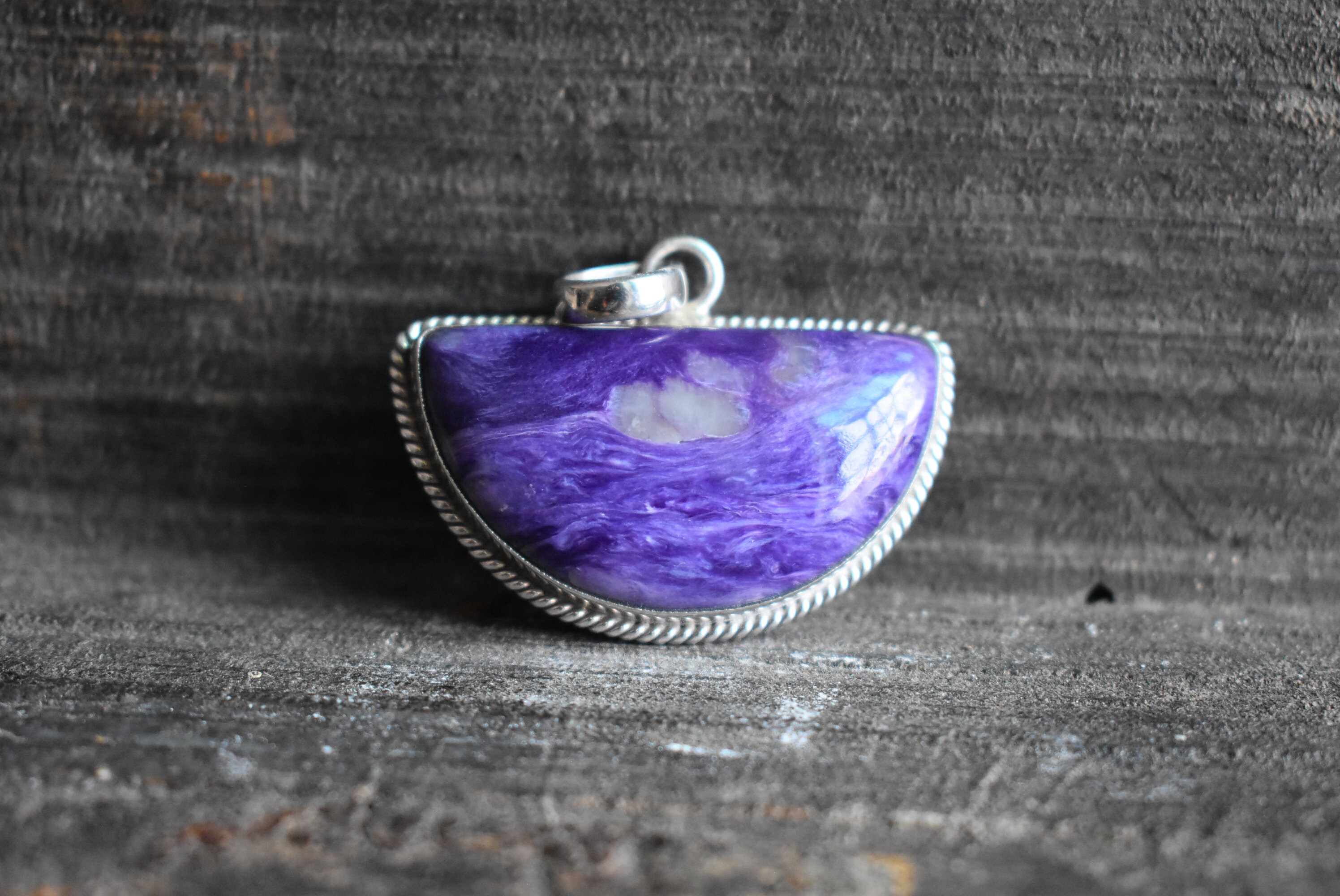 ハンドメイド 925 シルバー チャロアイト ペンダント、紫色の宝石