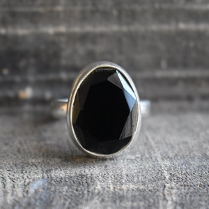 AAA Quality natural faceted black onyx ring,natural black onyx ring,onyx ring,925 silver ring,round shape ring,small ring,gemstone ring